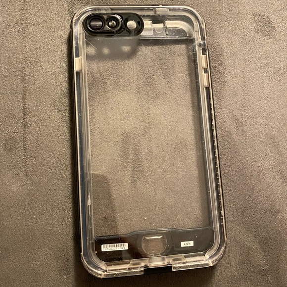 iPhone 7+ life proof case - Picture 2 of 3